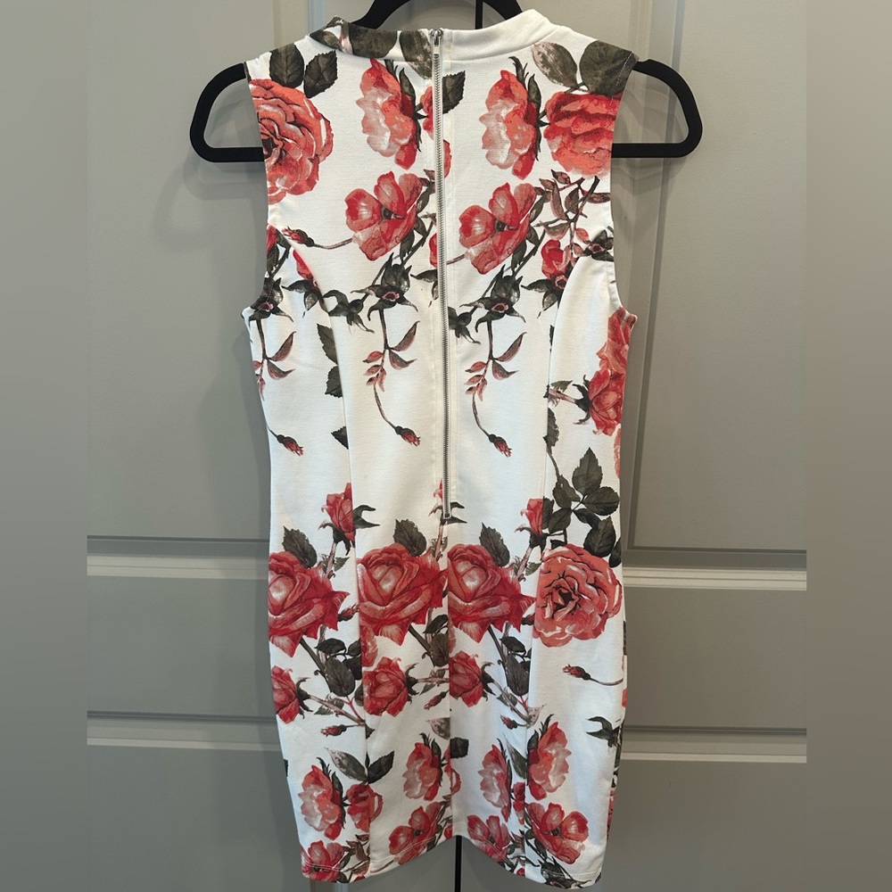 NWOT GUESS DRESS - Picture 2 of 7